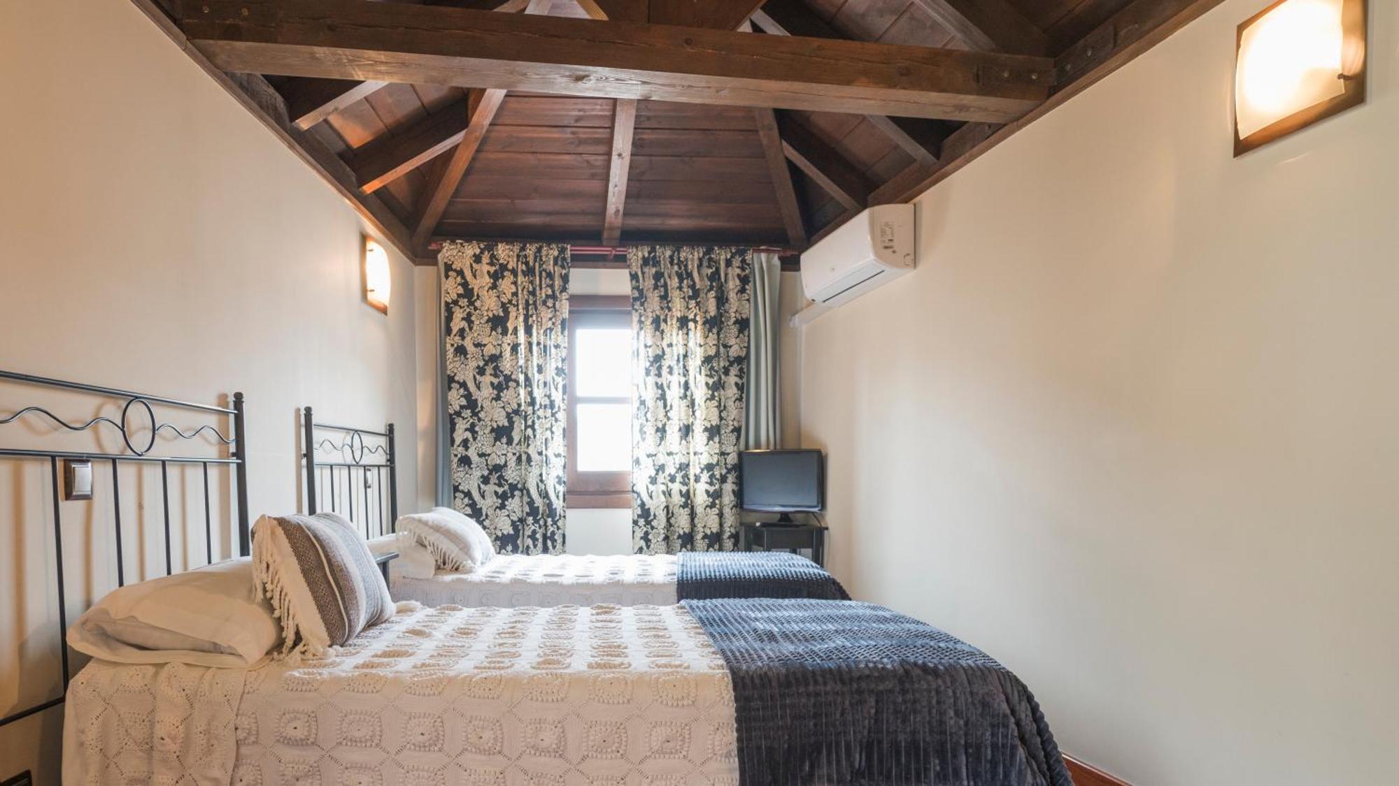 Apartamentos Las Teresitas Junto A La Catedral Toledo Eksteriør billede