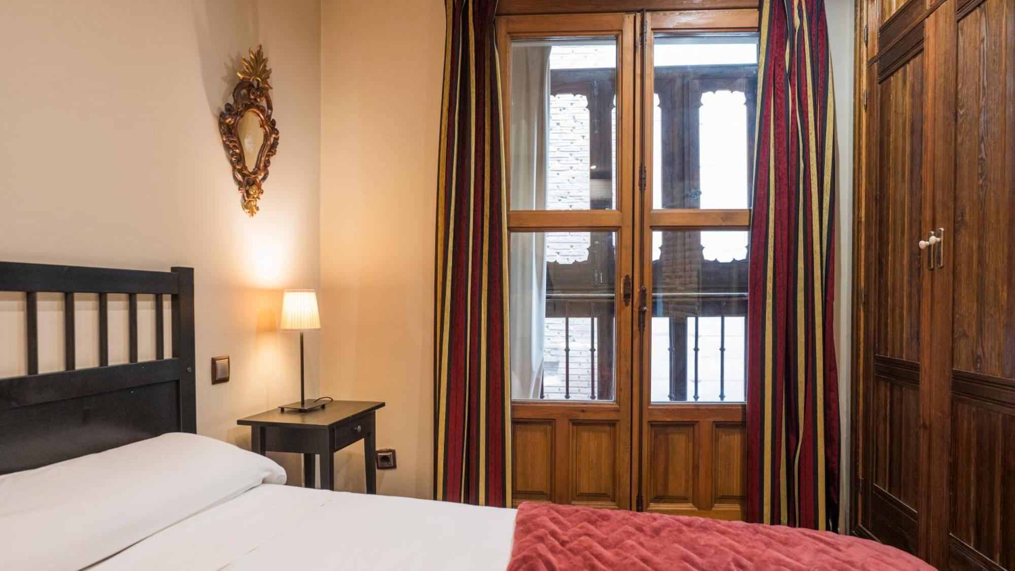 Apartamentos Las Teresitas Junto A La Catedral Toledo Værelse billede