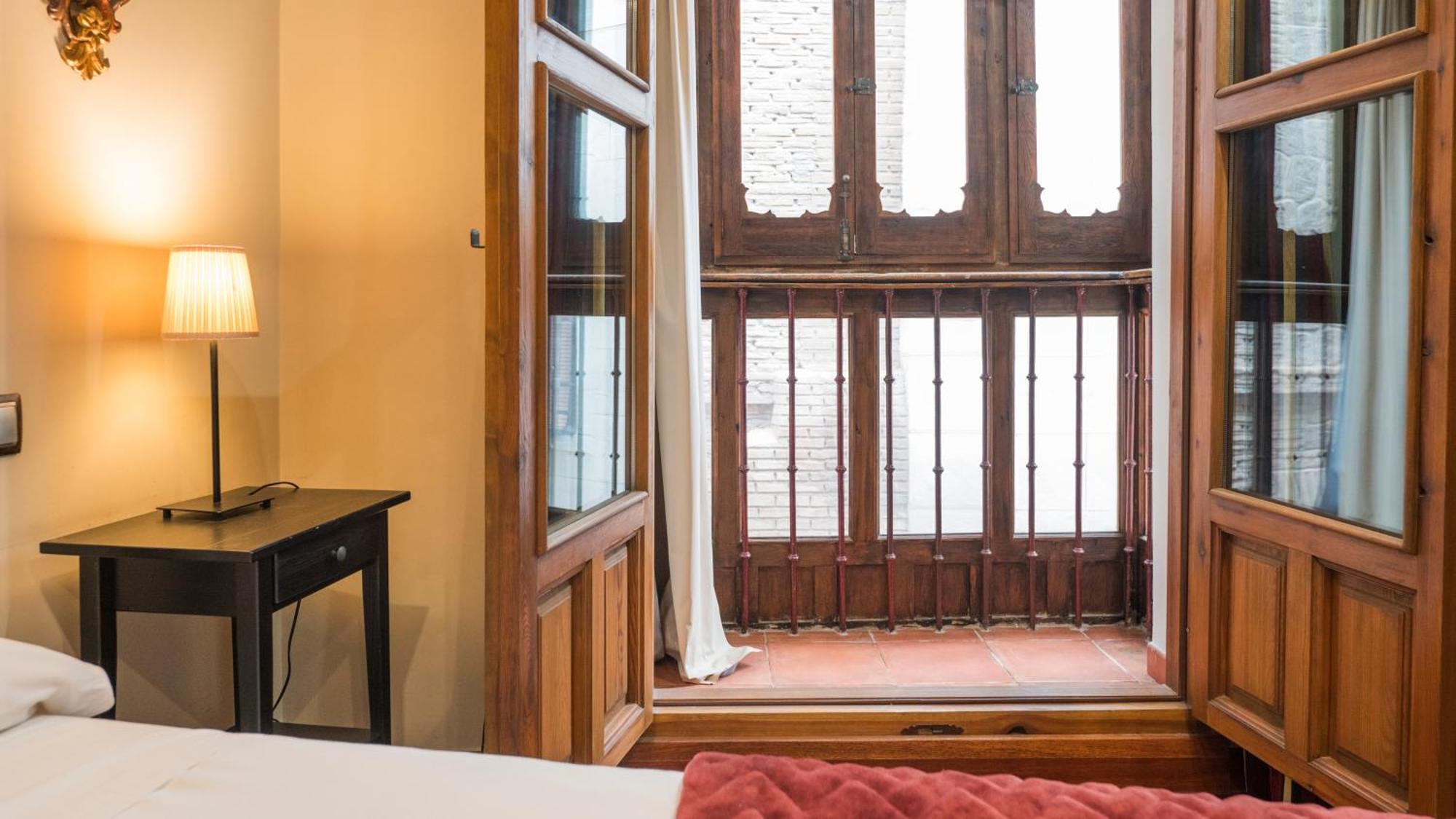 Apartamentos Las Teresitas Junto A La Catedral Toledo Eksteriør billede
